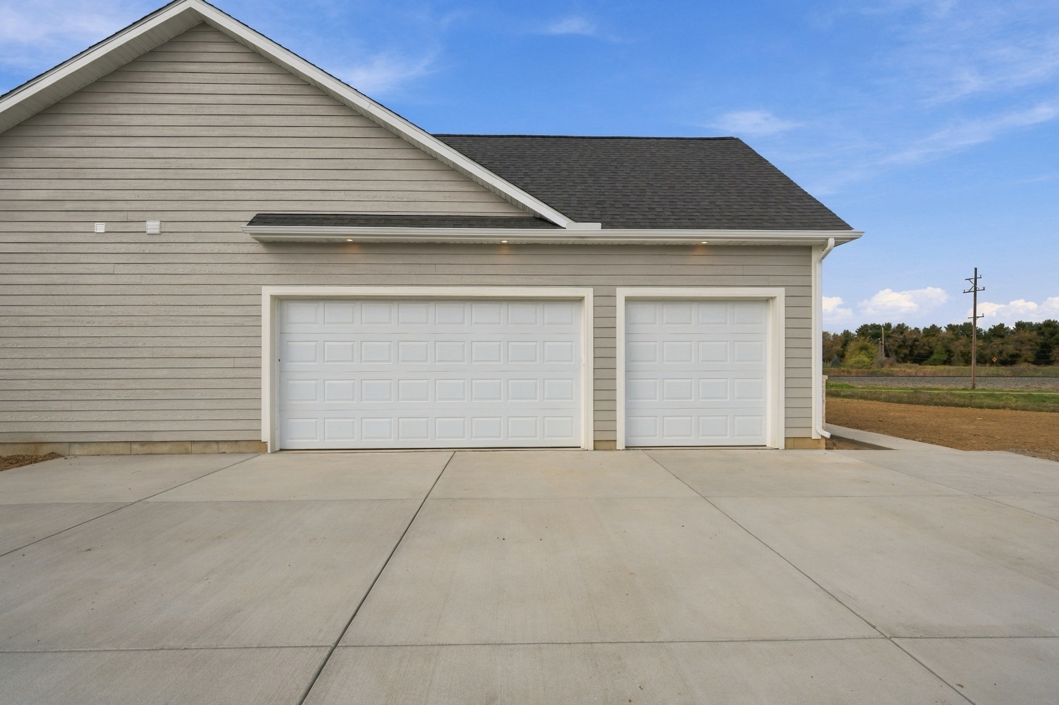 Three-car garage at 890 Pierce Road