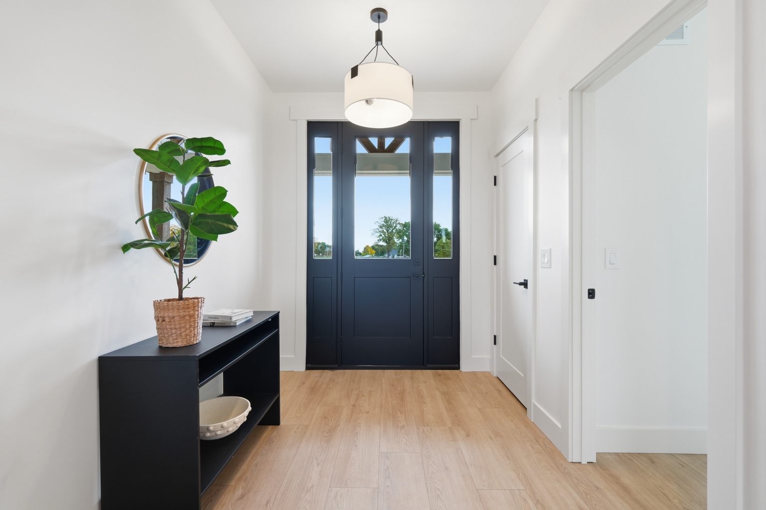 Entryway at 890 Pierce Road