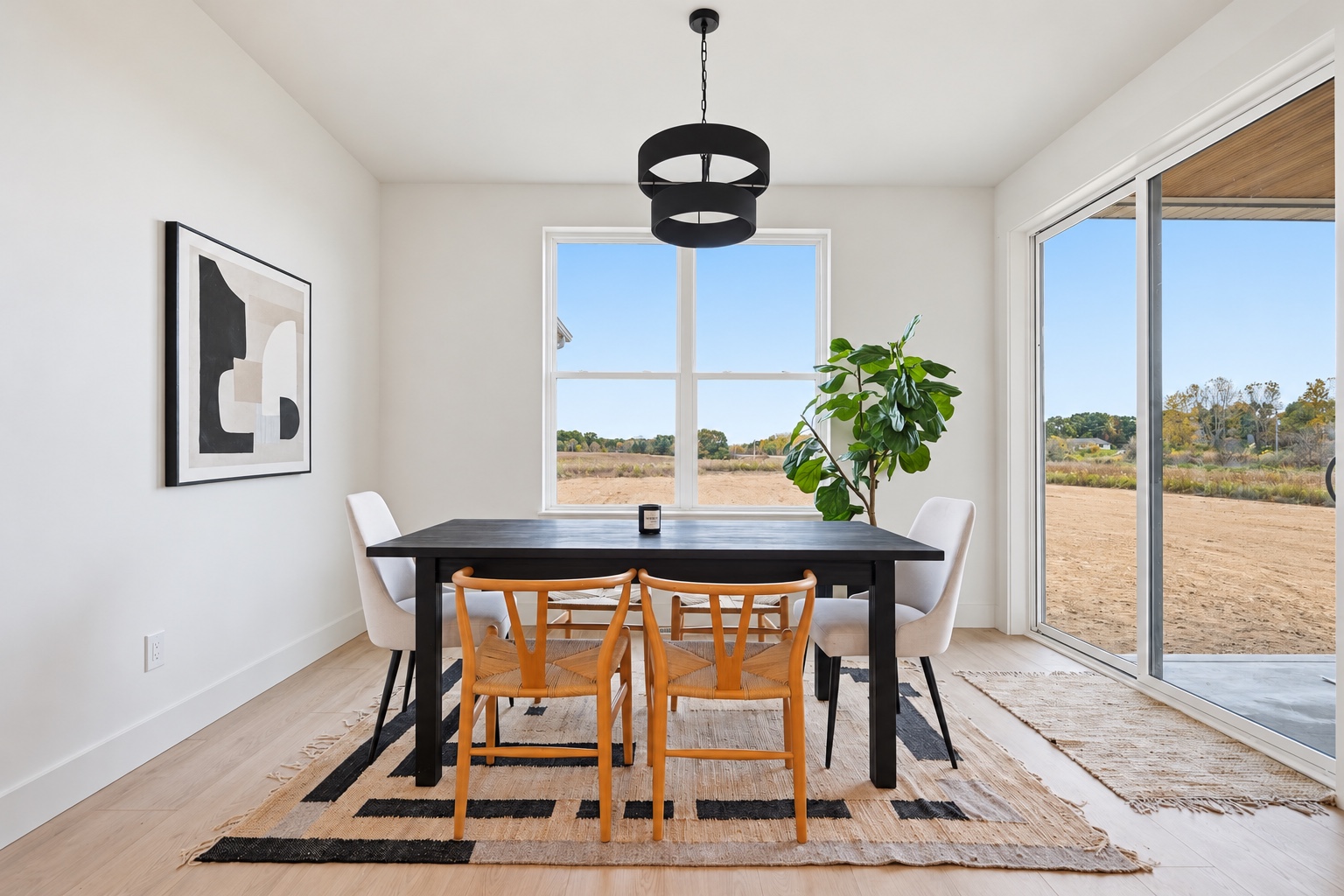 Dining area at 890 Pierce Road